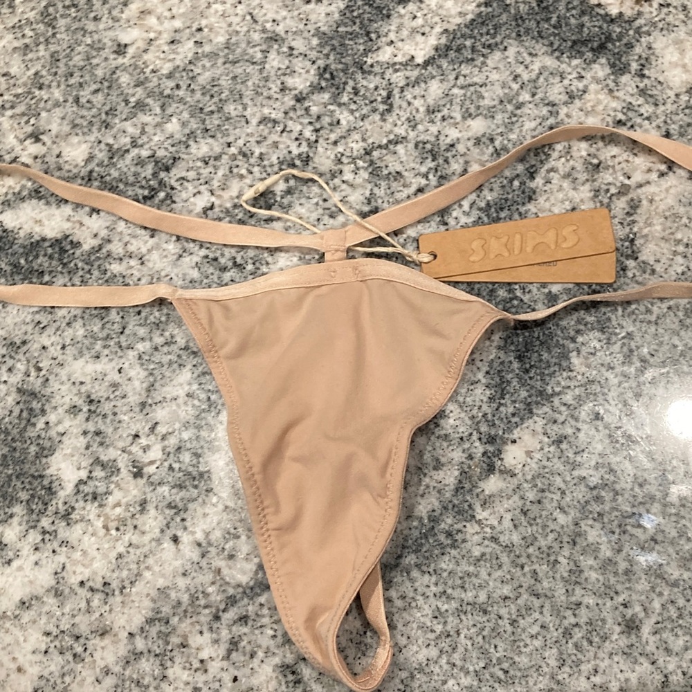 SKIMS Nude thong Bottom XL